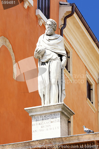 Image of statue of Fracastoro in piazza Signoria, Verona