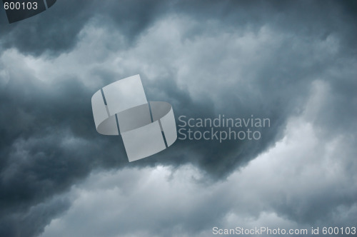 Image of dark gray dramatic sky