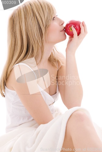 Image of red apple