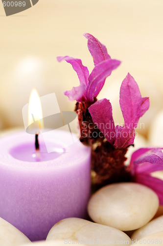 Image of candle and lavender