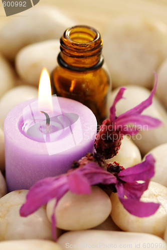 Image of candle and lavender