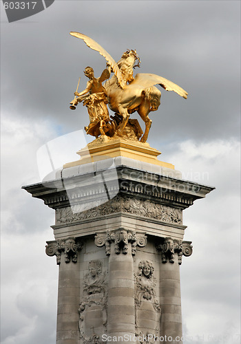 Image of Paris monument