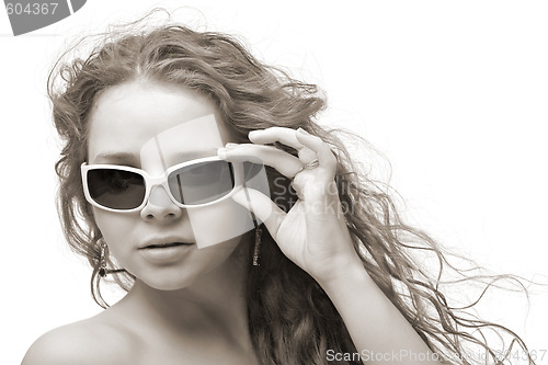 Image of woman in sunglasses