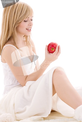 Image of red apple