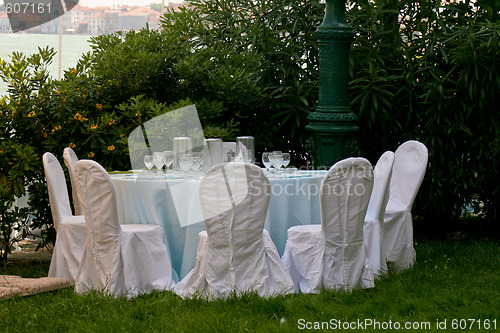 Image of Table setting on lawn