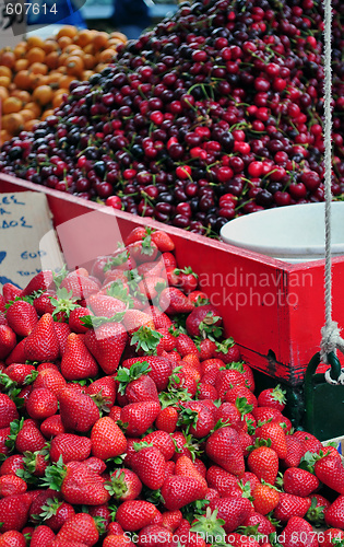 Image of Mixed fruits at street market