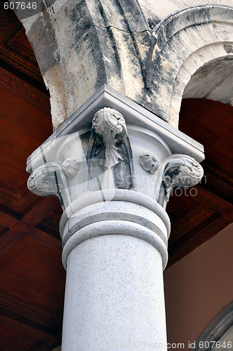 Image of Greek columns