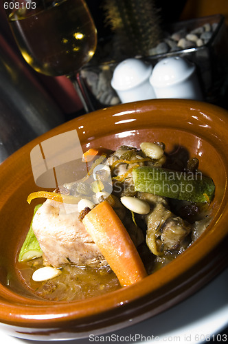 Image of chicken tagine with nuts and fruits