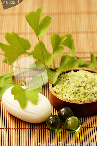 Image of bath salt with ginko