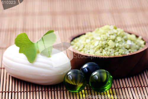 Image of bath salt with ginko