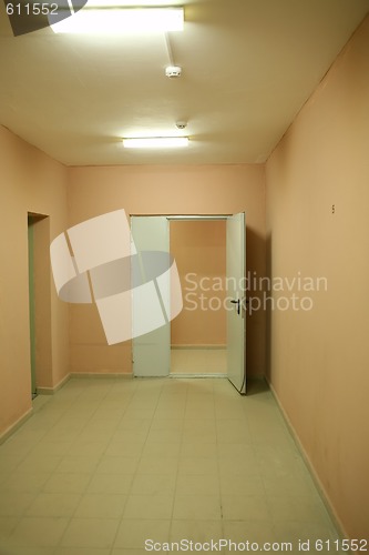 Image of openning door