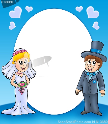 Image of Round frame with bride and groom