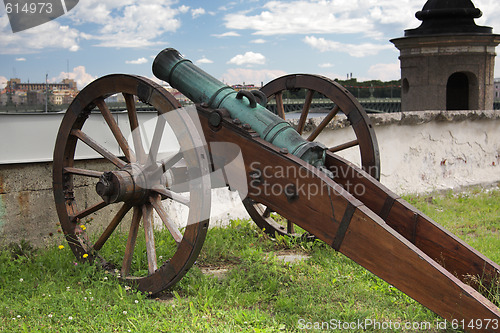 Image of Old field cannon