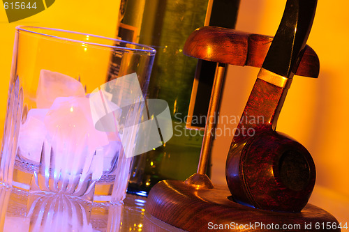 Image of Ice whisky and pipe