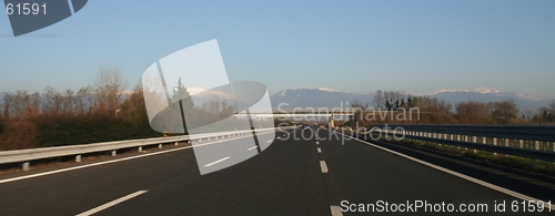 Image of road to mountains