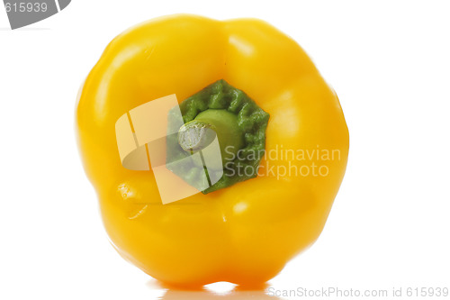 Image of Yellow paprika sideview