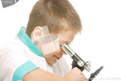 Image of Using microscope sideview