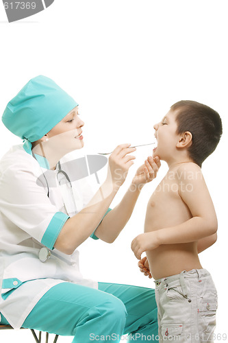 Image of Pediatrician checking throat