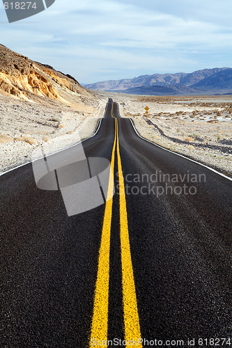 Image of road through death valley national park