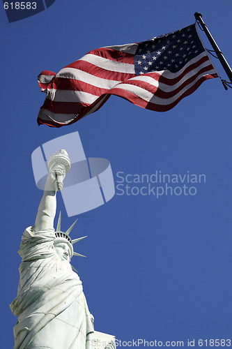 Image of statue of liberty and the american flag united states