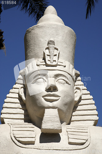 Image of replica statue of ramses II