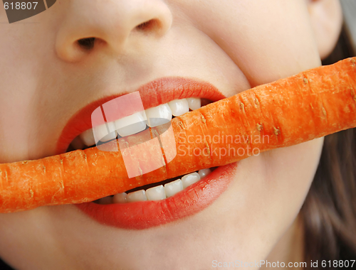 Image of Carrot in teeth