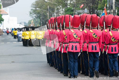 Image of Thai soldiers parading