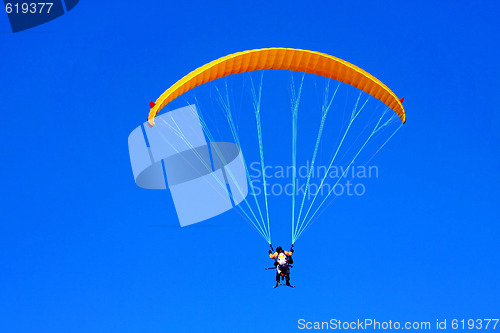 Image of Paraglide couple