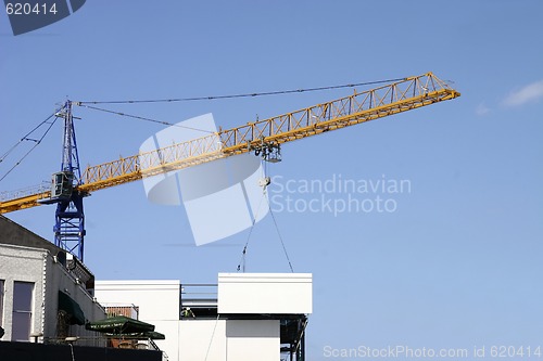 Image of large crane used in a construction