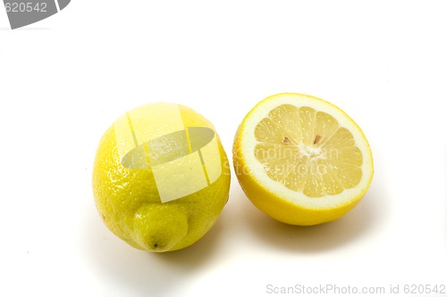 Image of Cuted yellow lemon