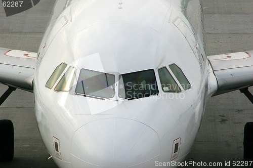 Image of Boeing 737 Cockpit and nose