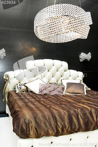 Image of Luxury king bed