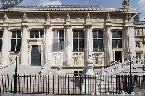 Image of palais de justice paris france