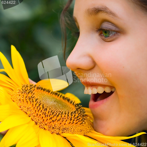 Image of Smile Girl and sunflower