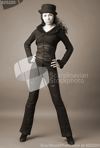 Image of woman in black hat