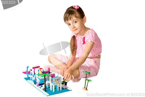 Image of The girl with meccano