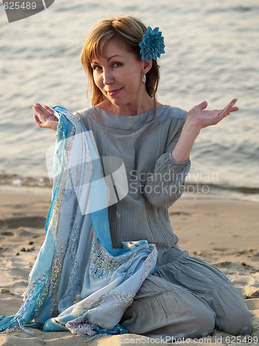 Image of Lady on shore 