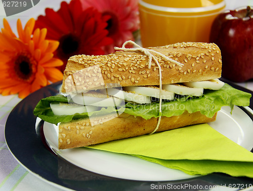 Image of Egg And Lettuce Roll