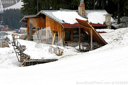 Image of Destroyed house angle