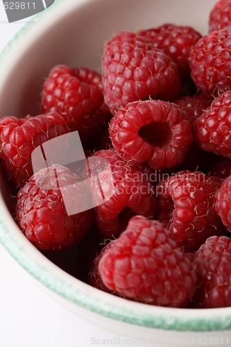 Image of Fresh raspberries in a bowl.