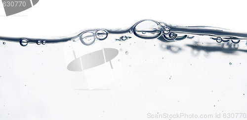 Image of wave and bubbles