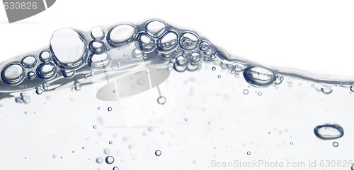 Image of wave and bubbles