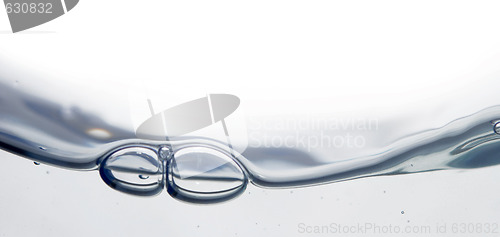 Image of wave and bubbles