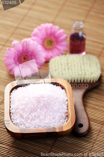 Image of pink bath salt