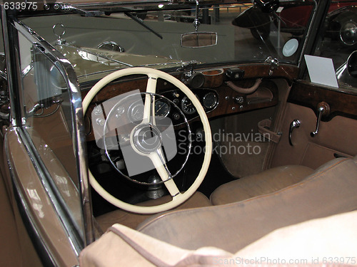 Image of old car dashboard