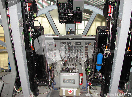 Image of aeroplane cockpit