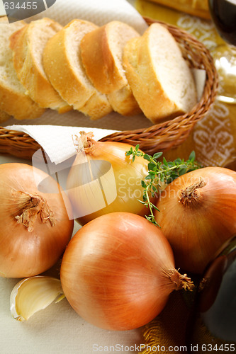 Image of Onions And bread