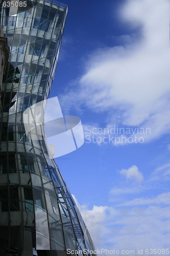 Image of dancing house in the Prague