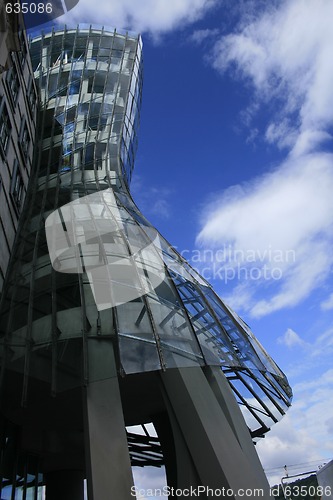 Image of dancing house in the Prague