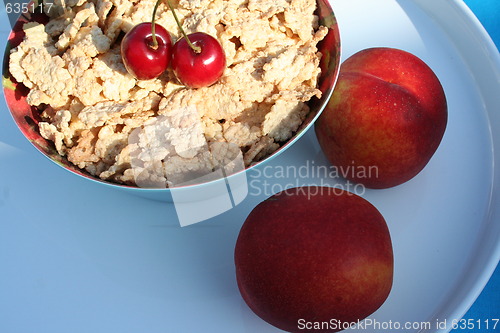 Image of Cornflakes and fruits